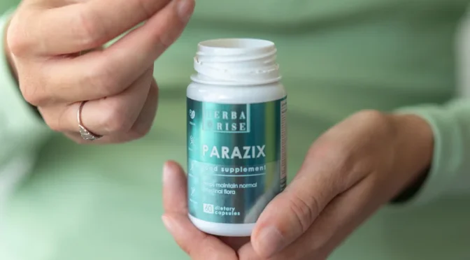 Herbarise Parazix food supplement action 02 1200x800 1